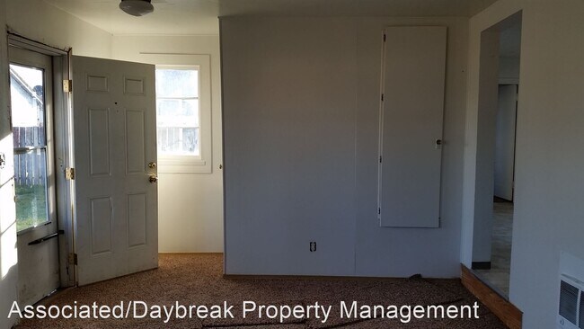 Building Photo - 3 br, 1 bath House - 1310 Ledwich
