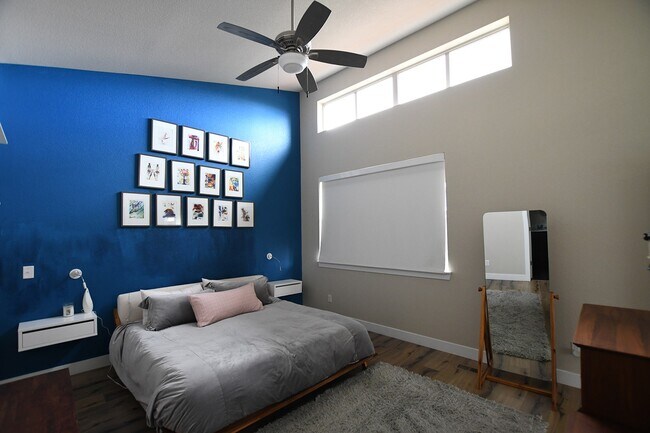 Master Bed - 5239 Beeler St