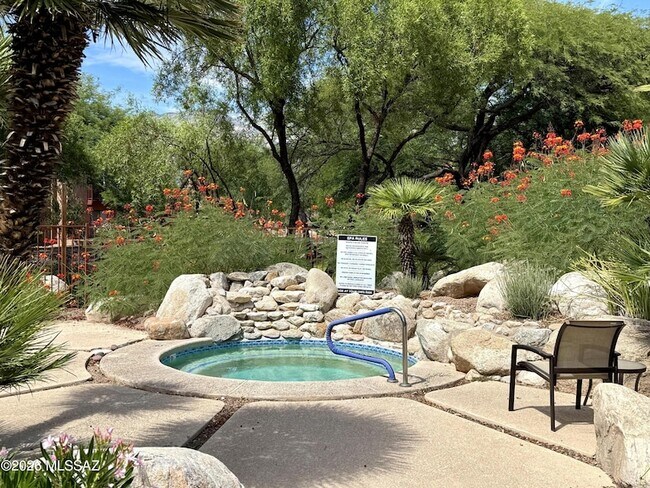 Foto del edificio - 5051 N Sabino Canyon Rd