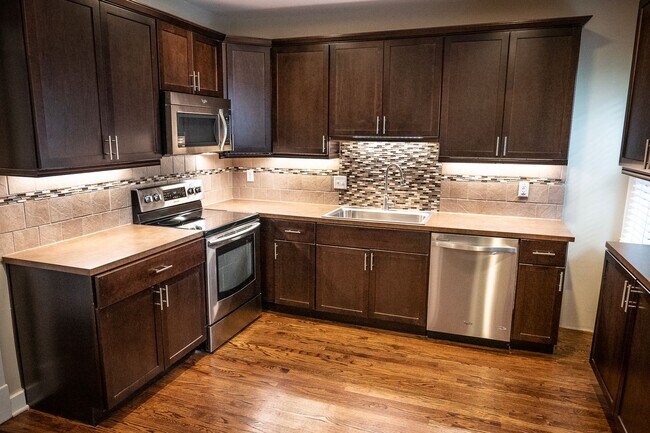 Building Photo - WalnutS5125