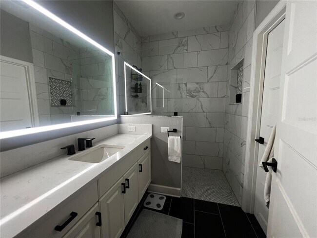 Foto del edificio - 250 SW 145th Dr