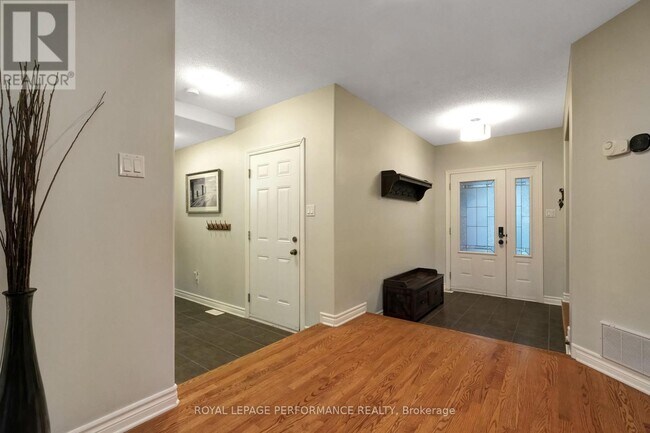 Building Photo - 112 Olde Towne Ave