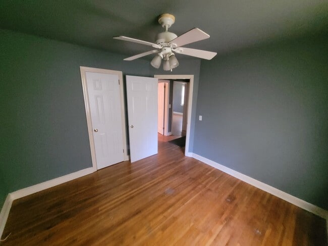 Building Photo - 104 Summerlea Dr