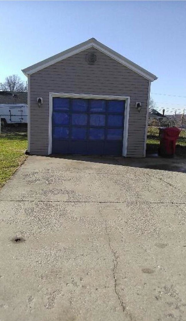 Building Photo - 127 Haiti Rd