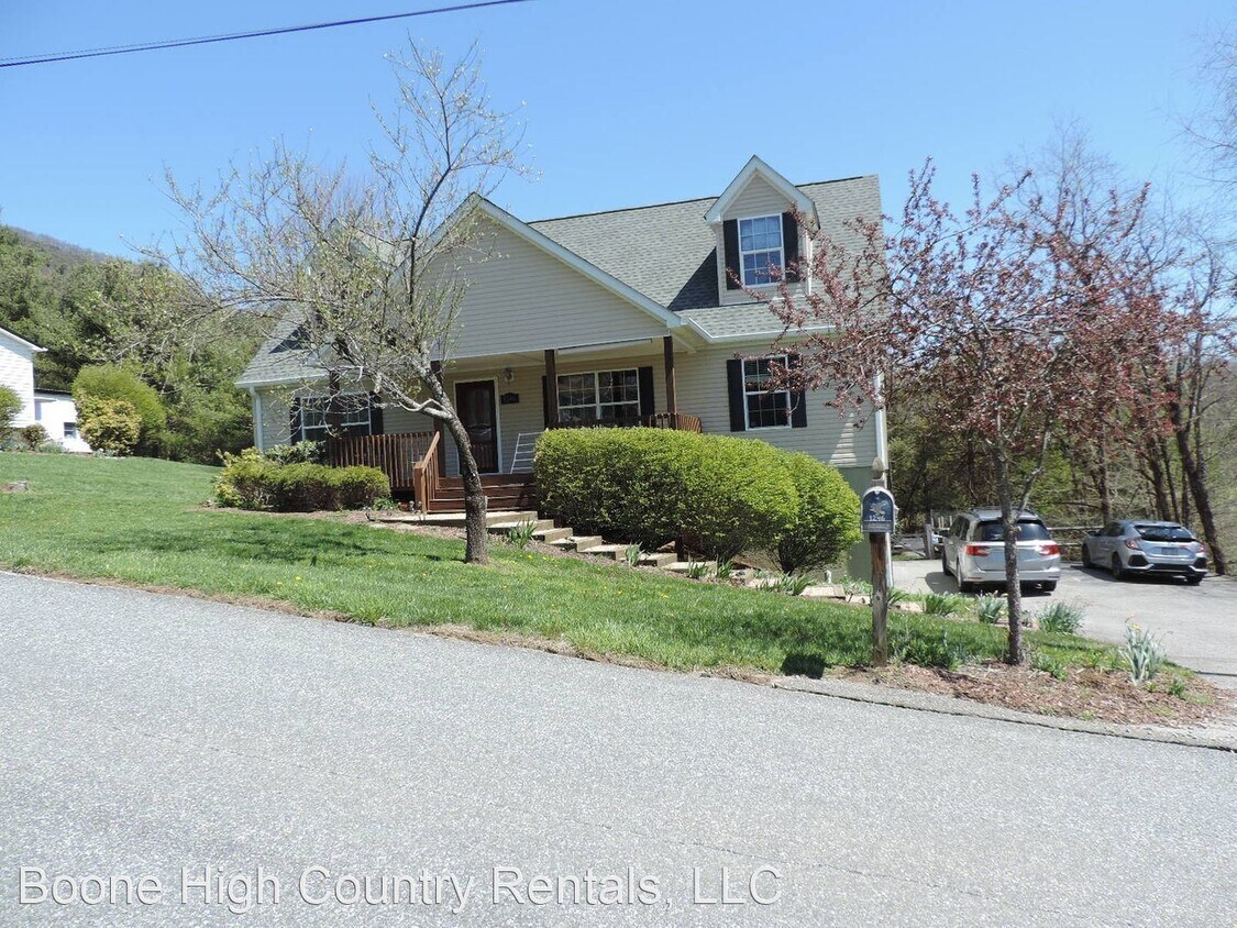 Foto principal - 4 br, 3 bath House - 1246 Highland Hall Road