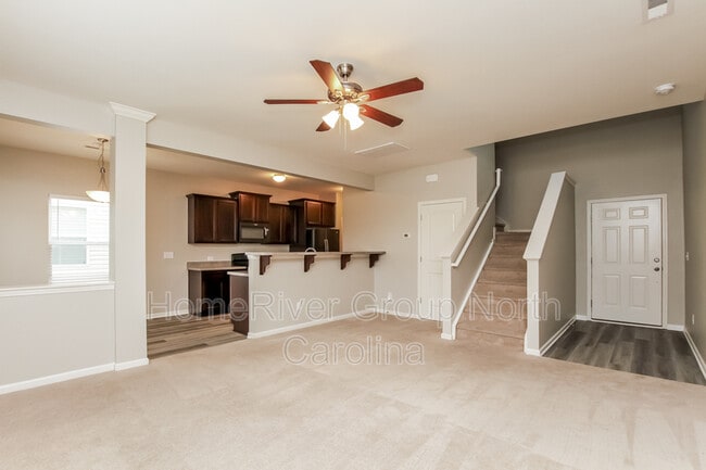 Foto del edificio - 701 Falls Ln