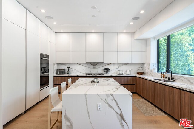 Foto del edificio - 4128 Vantage Ave