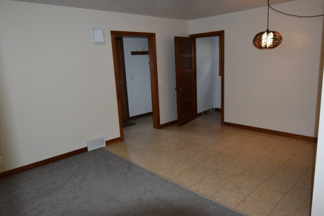 Foto del edificio - 1129 N Elm St