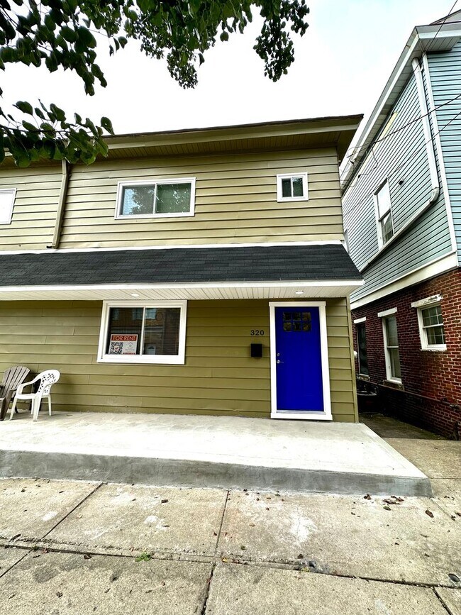 Foto del edificio - 933 - 320/322 Boggs Avenue