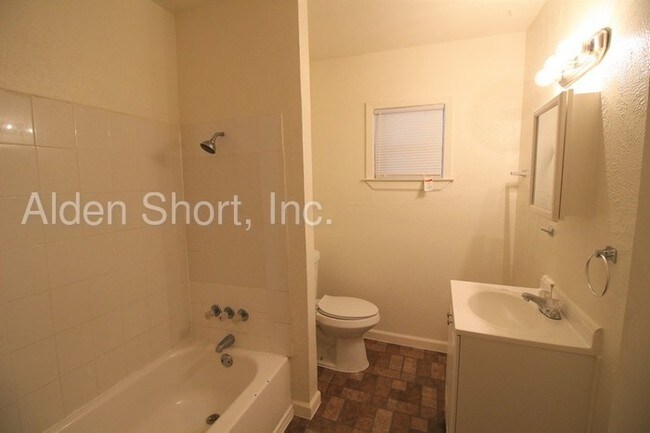 Foto del edificio - 4 bed, 2 bath in Pleasant Grove