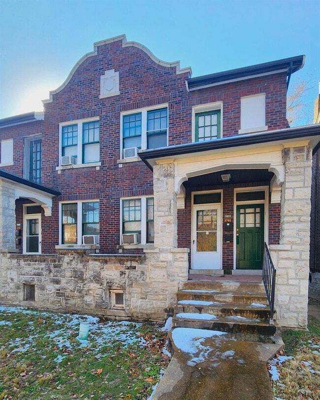 Building Photo - **Move-In Special-Half Off 1st Months Rent** Charming 1-Bedroom Apartment in South St. Louis