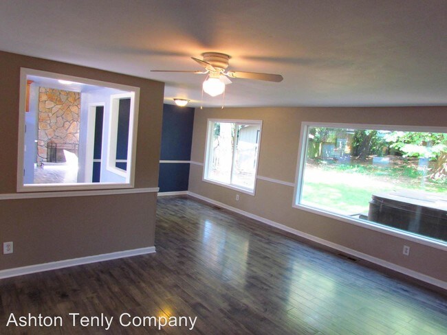 Building Photo - 3 br, 2 bath House - 2255 SE Meadowlark Drive