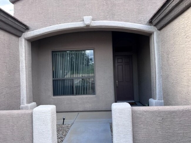 Foto del edificio - 3 Bedroom Exec Home Bullhead Parkway close...