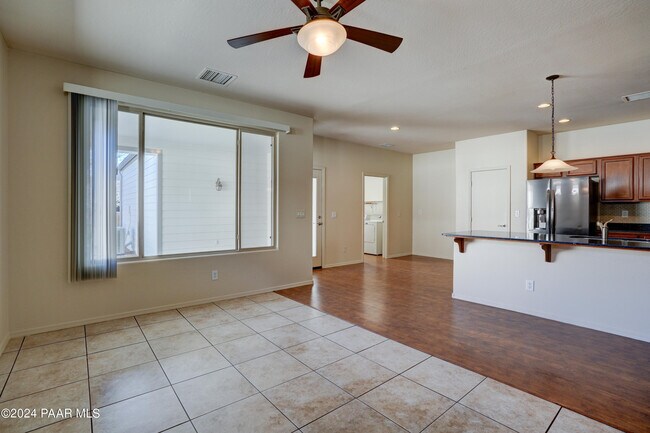 Foto del edificio - 1161 Hobble Strap Ln