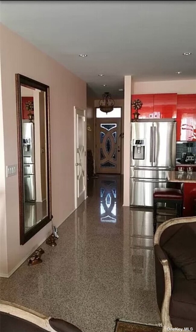 Foto del edificio - 64-29 68th Ave