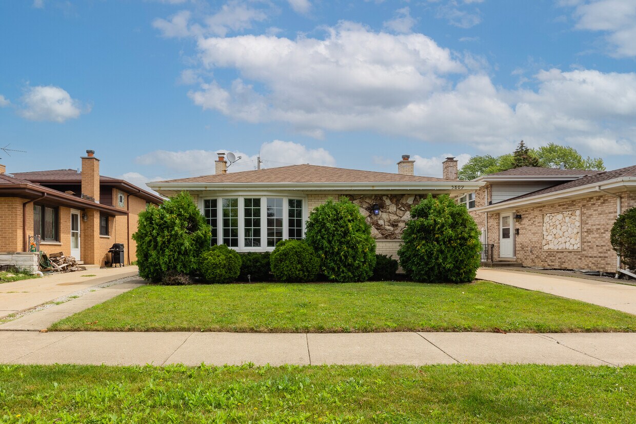 5809 N Ottawa Ave, Chicago, IL 60631 House Rental in Chicago, IL