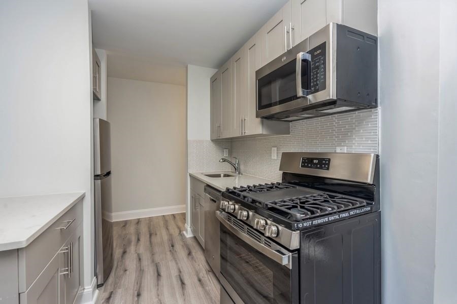 Primary Photo - 269 Varick St