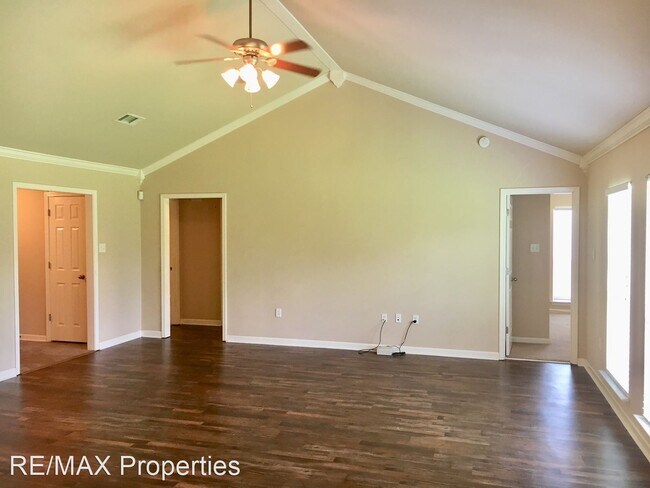 Foto del edificio - 3 br, 2 bath House - 13458 Orleans Dr.