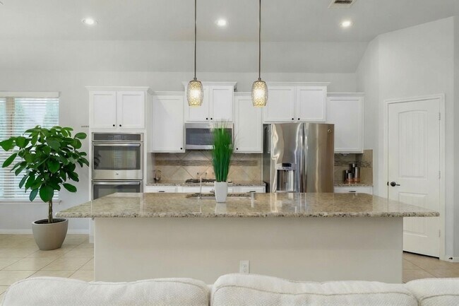 Foto del edificio - 13711 Contour Ct