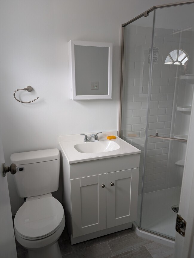 Foto del edificio - 136 Duffy Ave