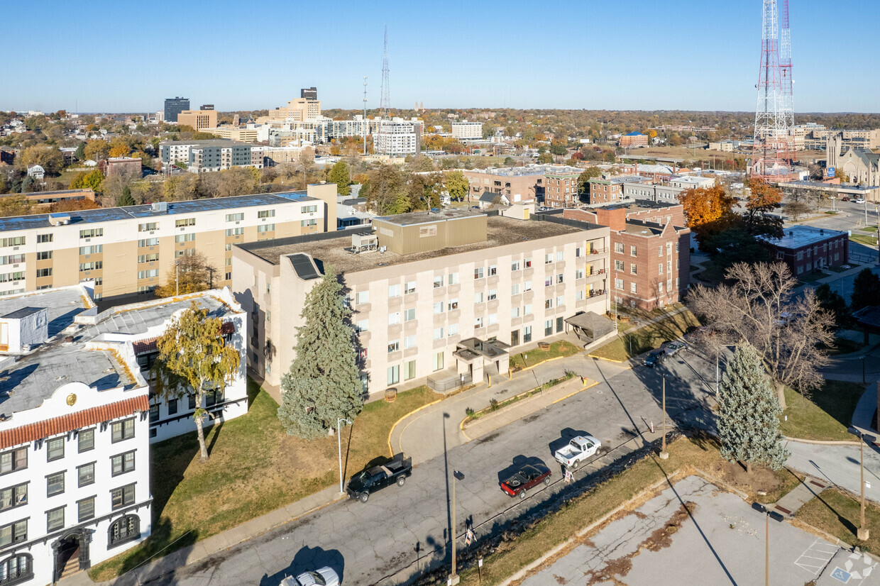 Building Photo - Lutheran Home