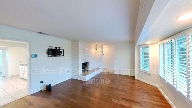 Foto del edificio - 870 W Sunset Dr