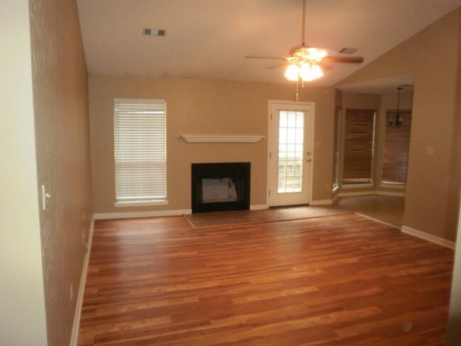 Foto del edificio - 1603 Heather Ridge Dr