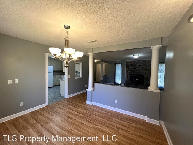 Building Photo - 3 br, 2 bath House - 116 E Pondella Drive