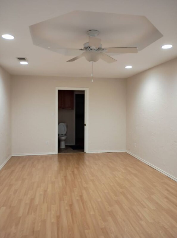 Foto del edificio - 6105 Shadowview Ct