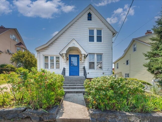 Spacious Pet Friendly 4 Bedroom Rental in ... - Spacious Pet Friendly 4 Bedroom Rental in ... House