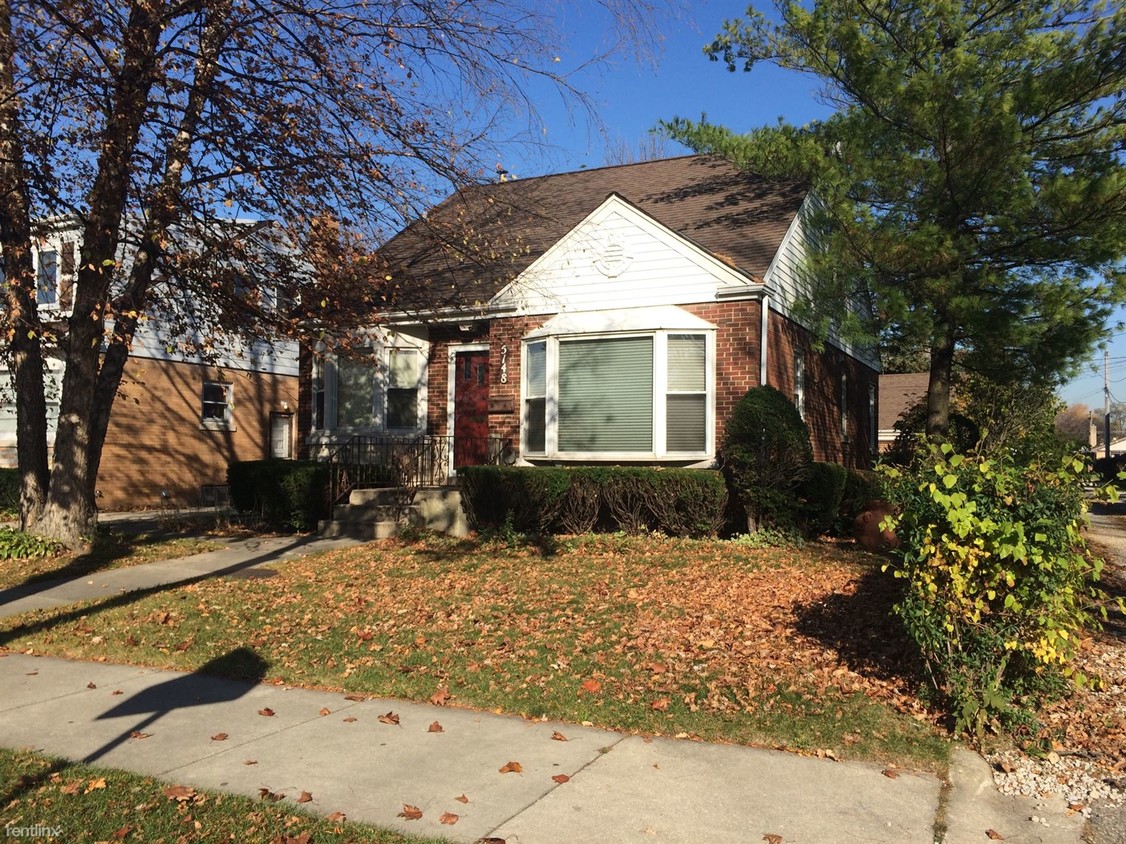 Primary Photo - 5148 Estes Ave