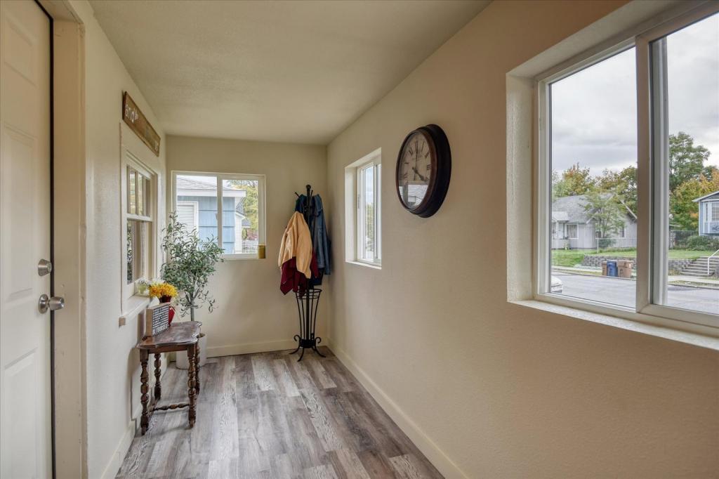Foto principal - 2403 E Rowan Ave