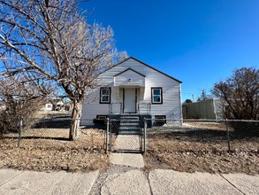 Building Photo - 621 Evans Ave
