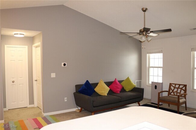 Foto del edificio - 28340 Center Ridge Rd