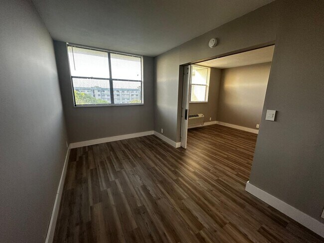 Foto del edificio - 1 Bed / 1 Bath Condo in Goral Springs, Ava...