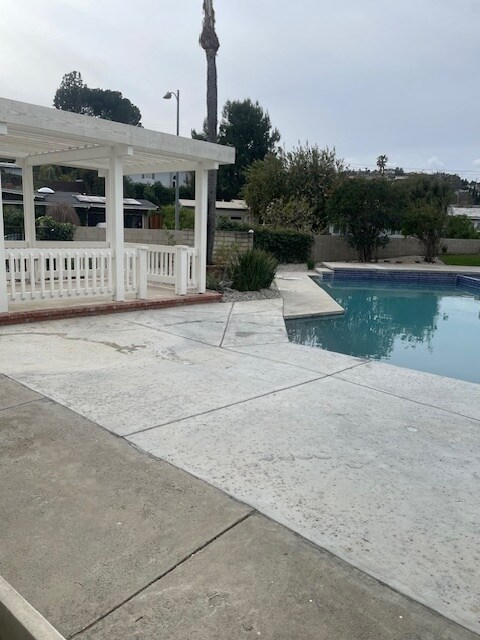 Building Photo - 5943 El Escorpion Rd