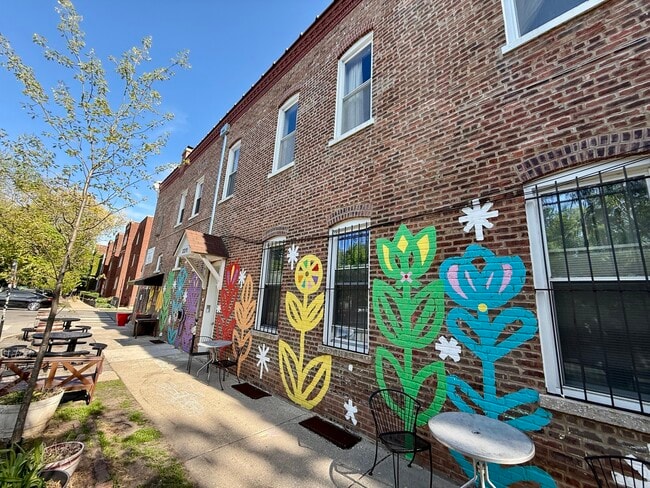 Building Photo - 2211 W McLean Ave