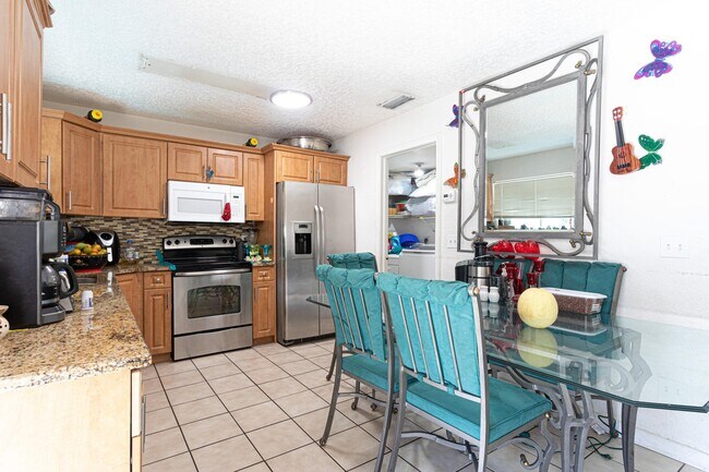 Building Photo - 5372 Bosque Ln