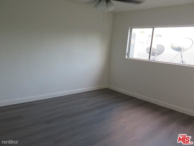 Foto del edificio - 1253 N Hayworth Ave