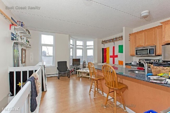 Building Photo - 41 Ellingwood St