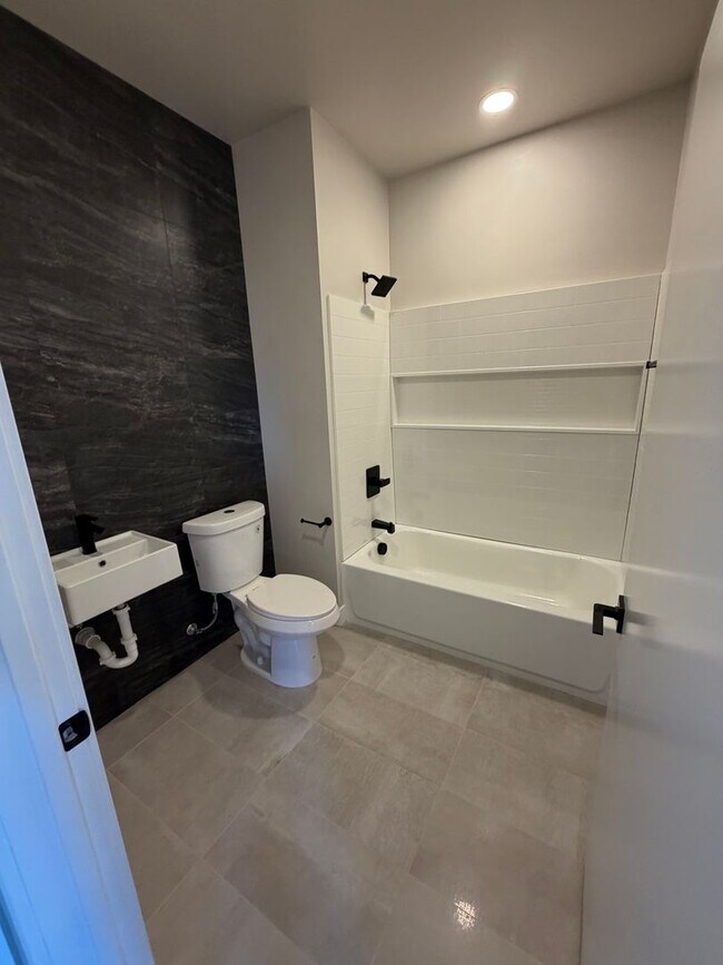 Foto del edificio - 3365 A St