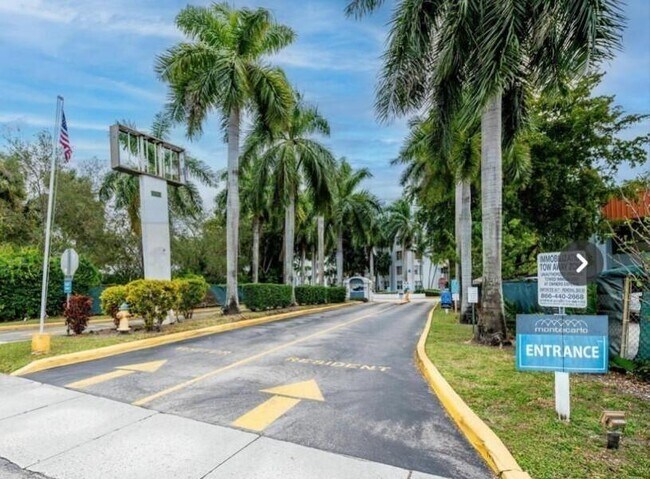 Foto del edificio - 494 NW 165th St