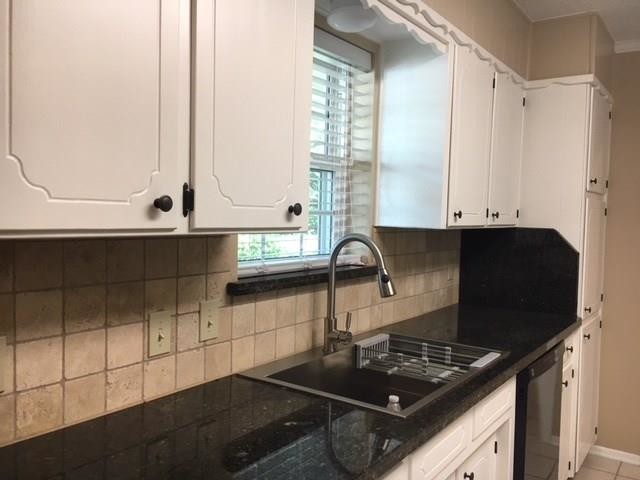 Building Photo - 411 W 4th St