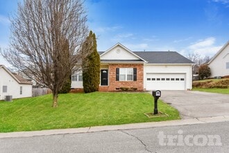 Building Photo - 409 Barnsdale Ridge Rd