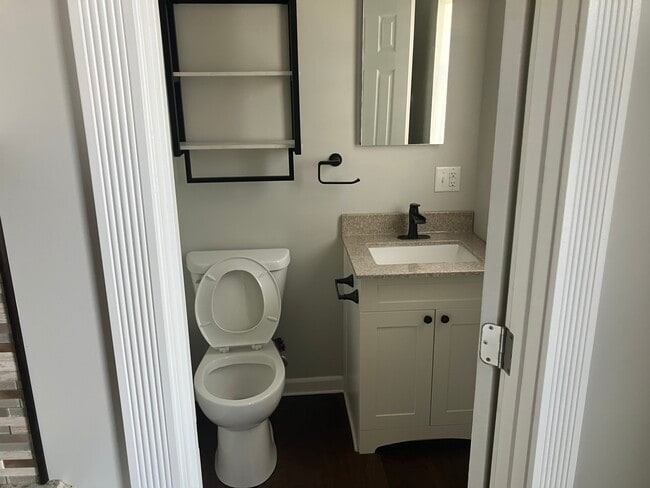 Building Photo - 118 E Sandusky St