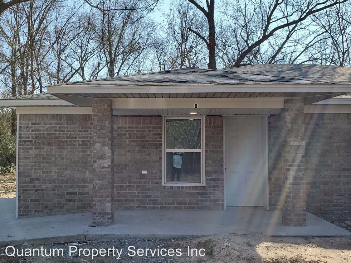 Primary Photo - 2520 Teddy St