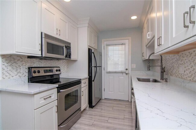 Foto del edificio - 208 Danube Ave