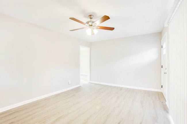 Building Photo - 2755 Collier Dr NW
