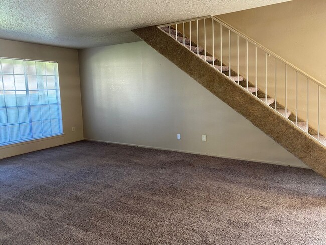 Building Photo - New rental