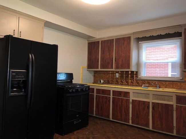 Building Photo - 4619WFonddulacM